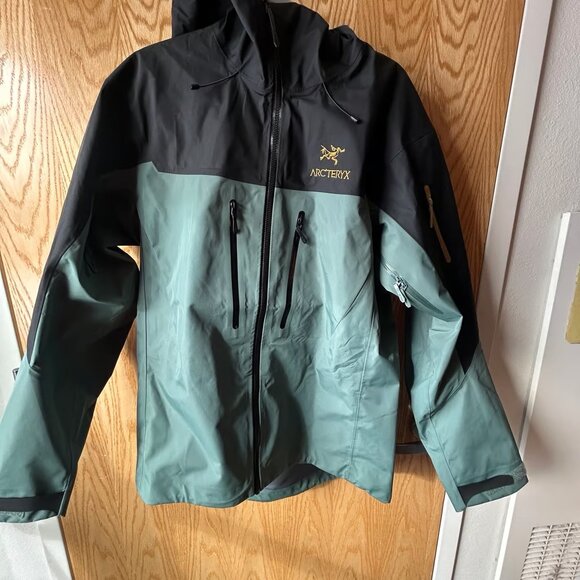 Arc'teryx Men's Jacket - Picture 1 of 4